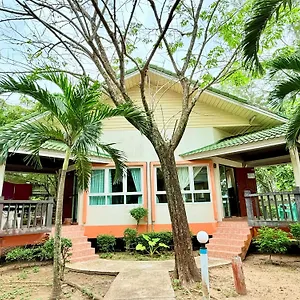 https://lanta-palm-beach-resort.koh-lantahotels.net